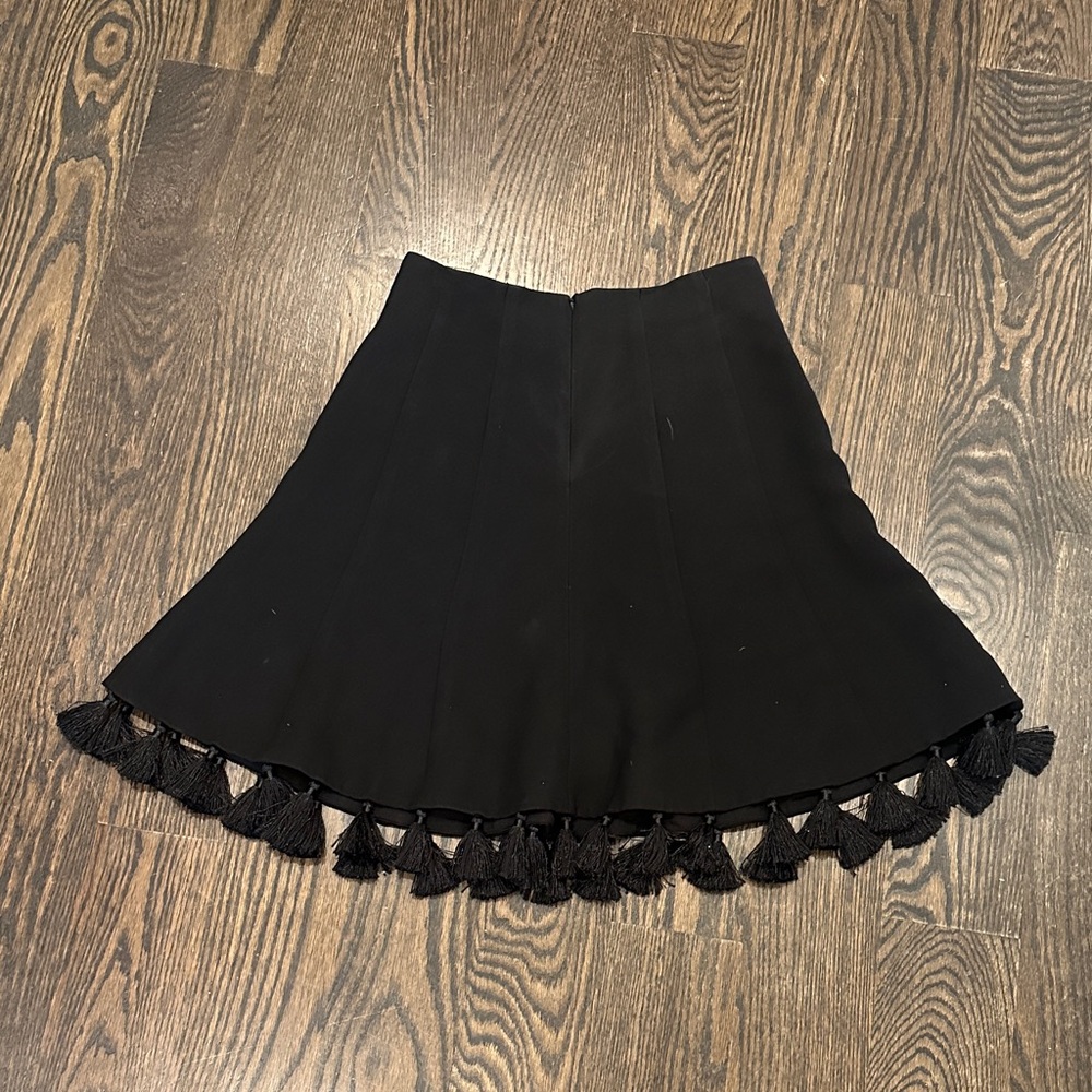 Club Monaco Elegant Black Tassel Skirt in amazing condition - Picture 5 of 8